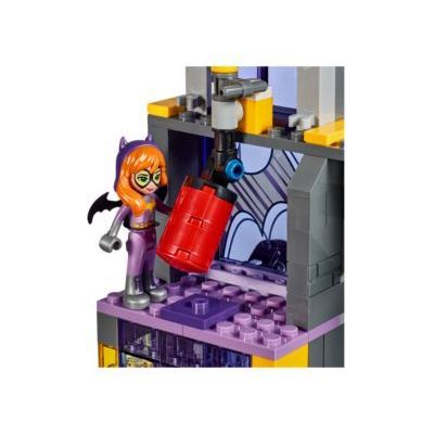 LEGO Batgirl™ Secret Bunker