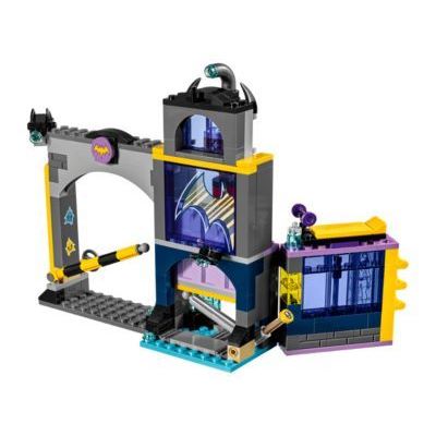 LEGO Batgirl™ Secret Bunker