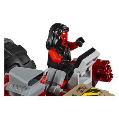 LEGO Hulk vs. Red Hulk