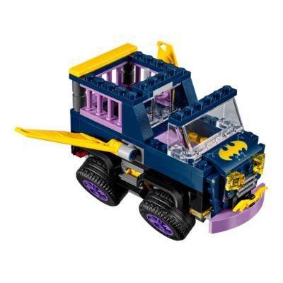 LEGO Batgirl™ Secret Bunker