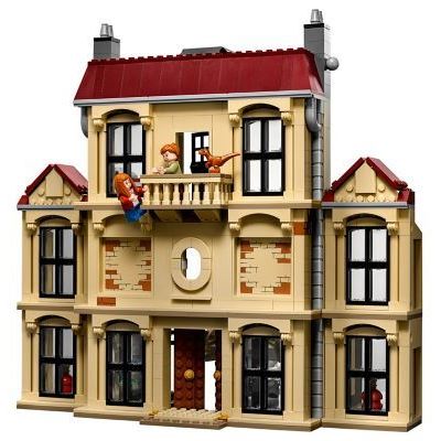 LEGO Indoraptor Rampage at Lockwood Estate