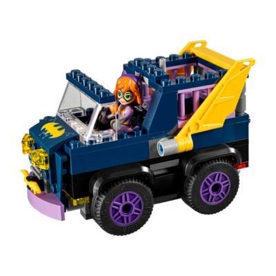 LEGO Batgirl™ Secret Bunker