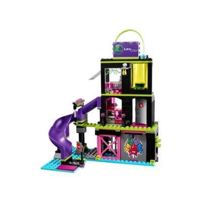 LEGO Lena Luthor™ Kryptomite™ Factory
