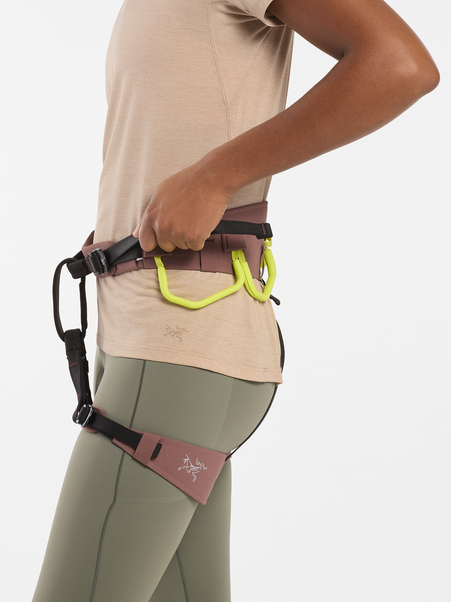 AR-385a Harness Women's