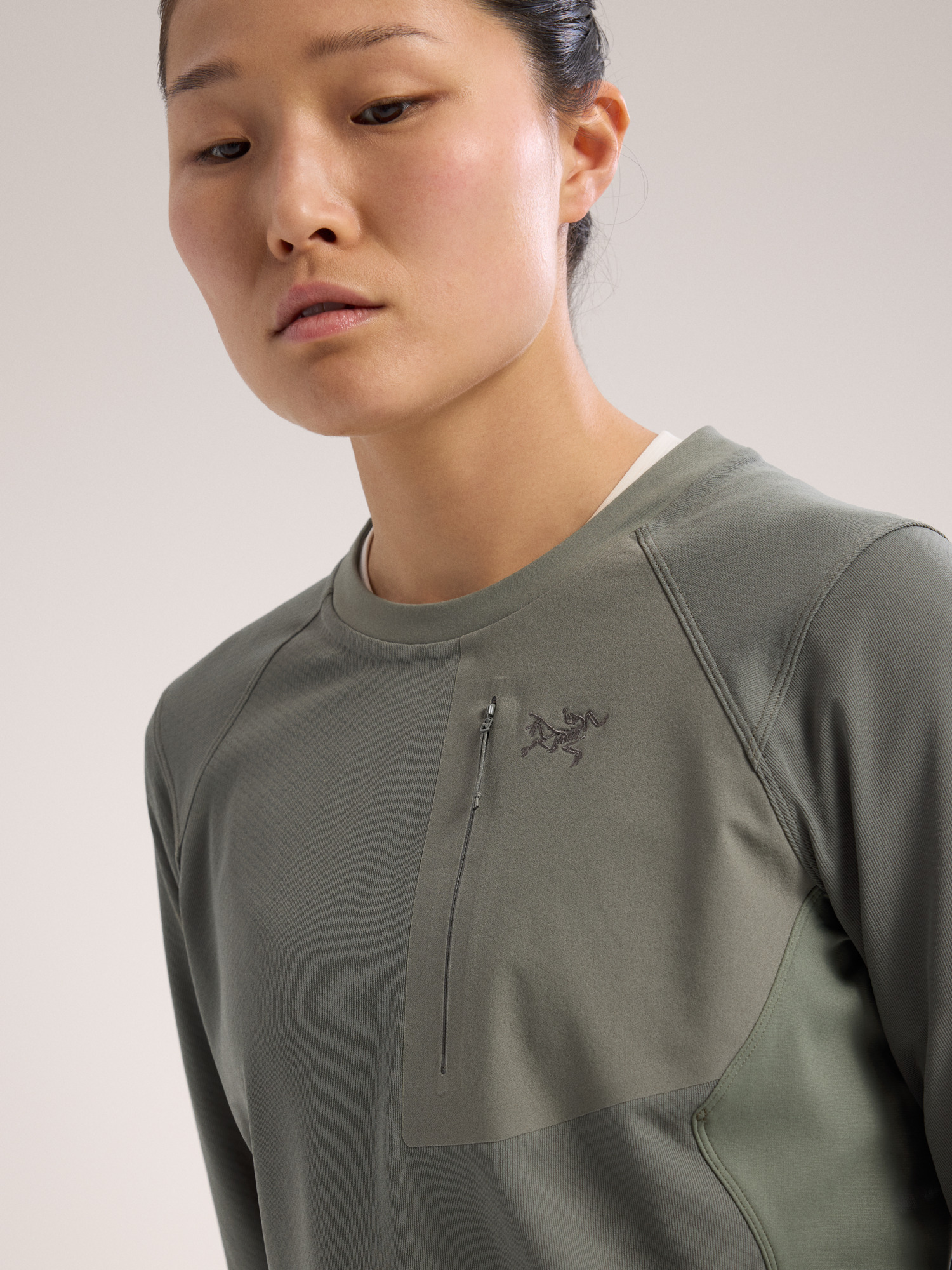 Delta Crew Neck Pullover Women's