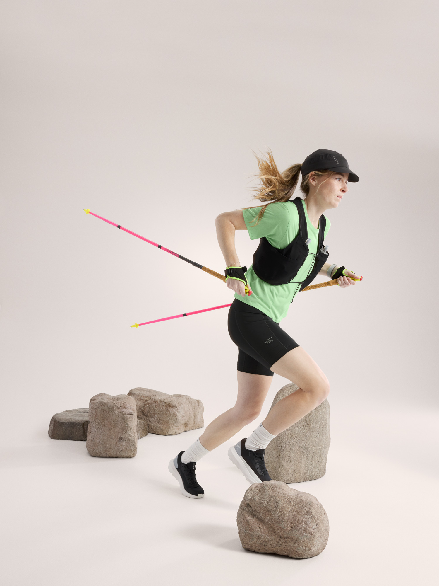 Essent High-Rise Utility Short 8" Women's