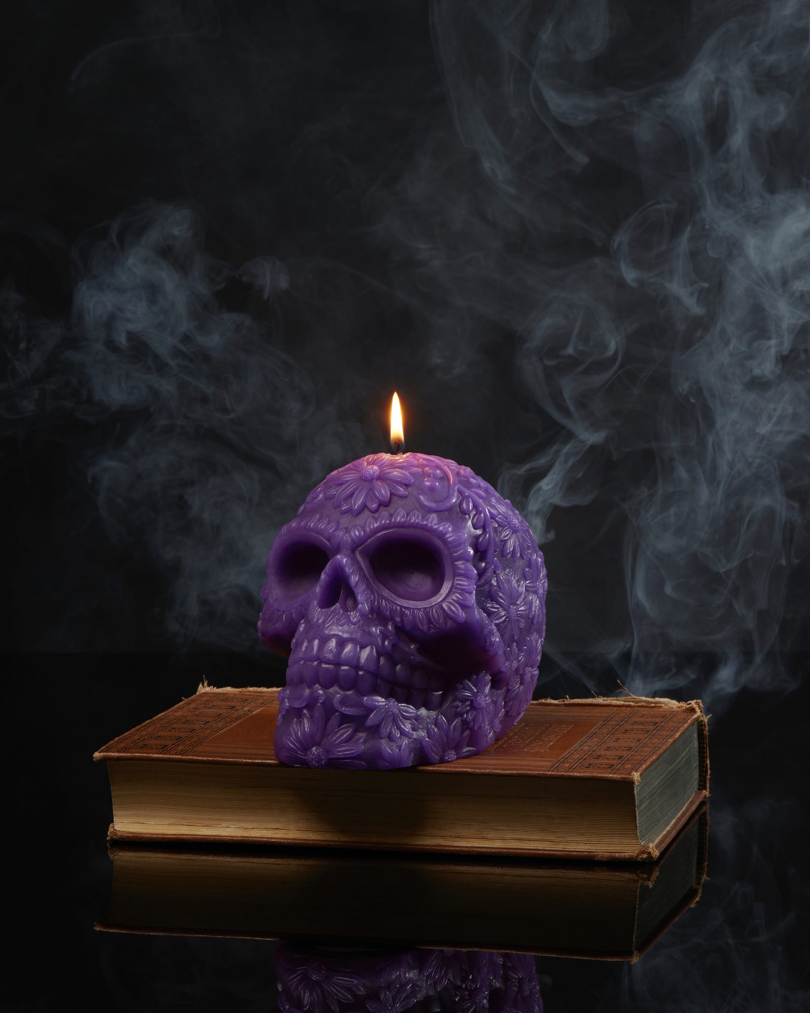 Flower Skull Unscented Candle Purple 850g