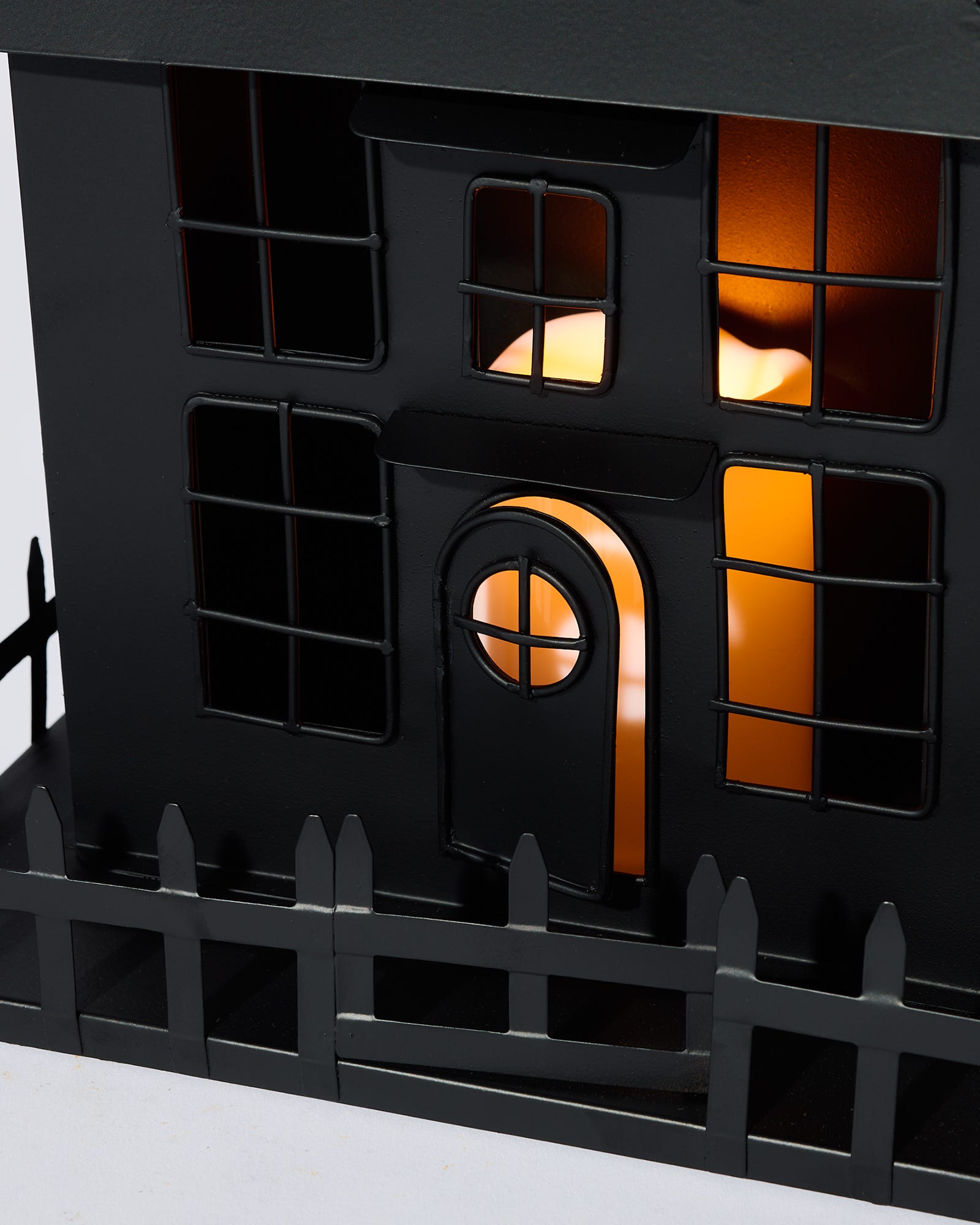 Forever Haunted House Metal LED