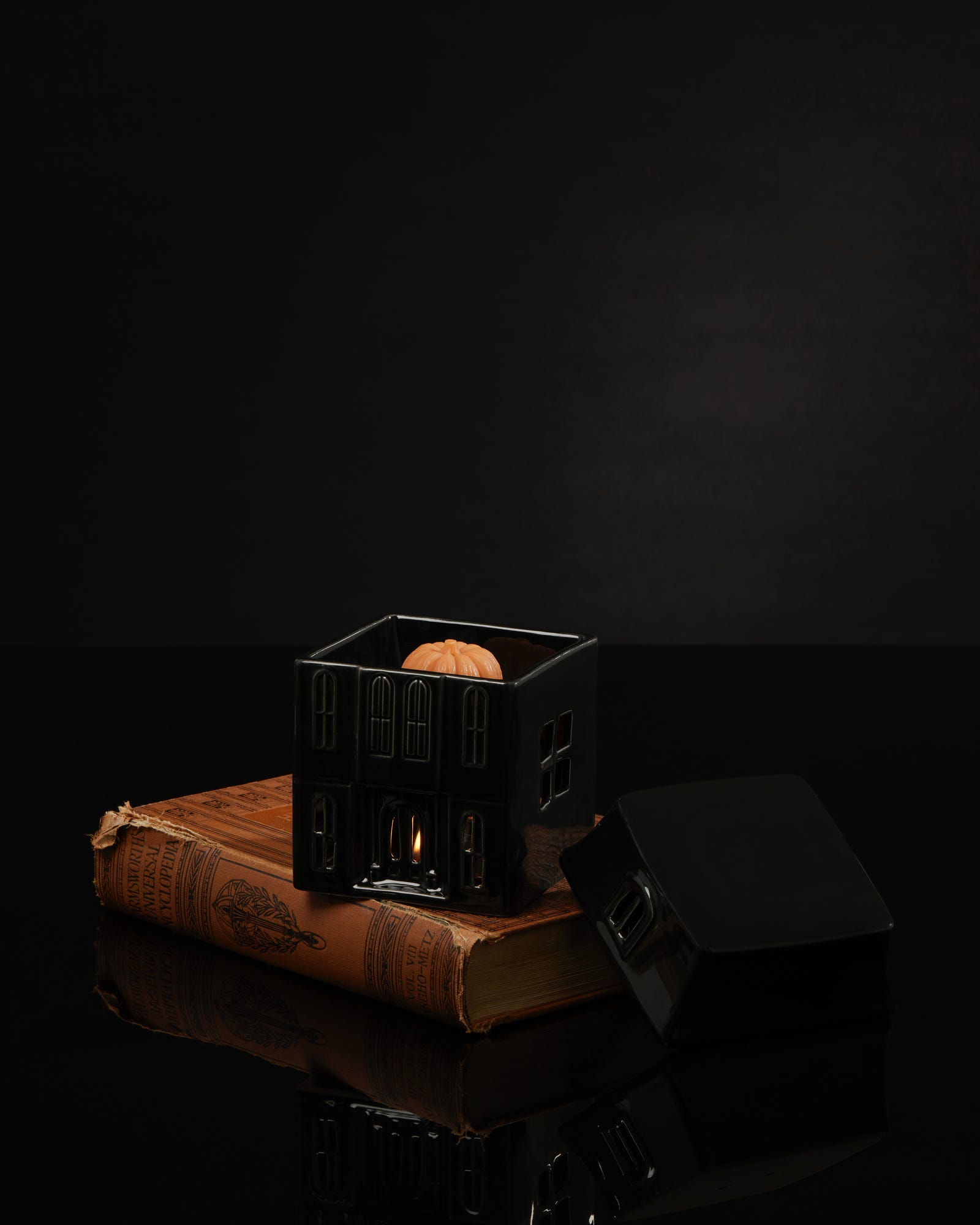 Haunted House Ceramic Oil Burner