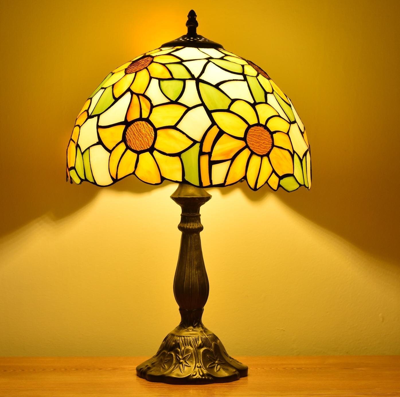 Benahid Stained Glass Lamp Tiffany Style Bedside Lamp, Country Table Lamp, Base 18