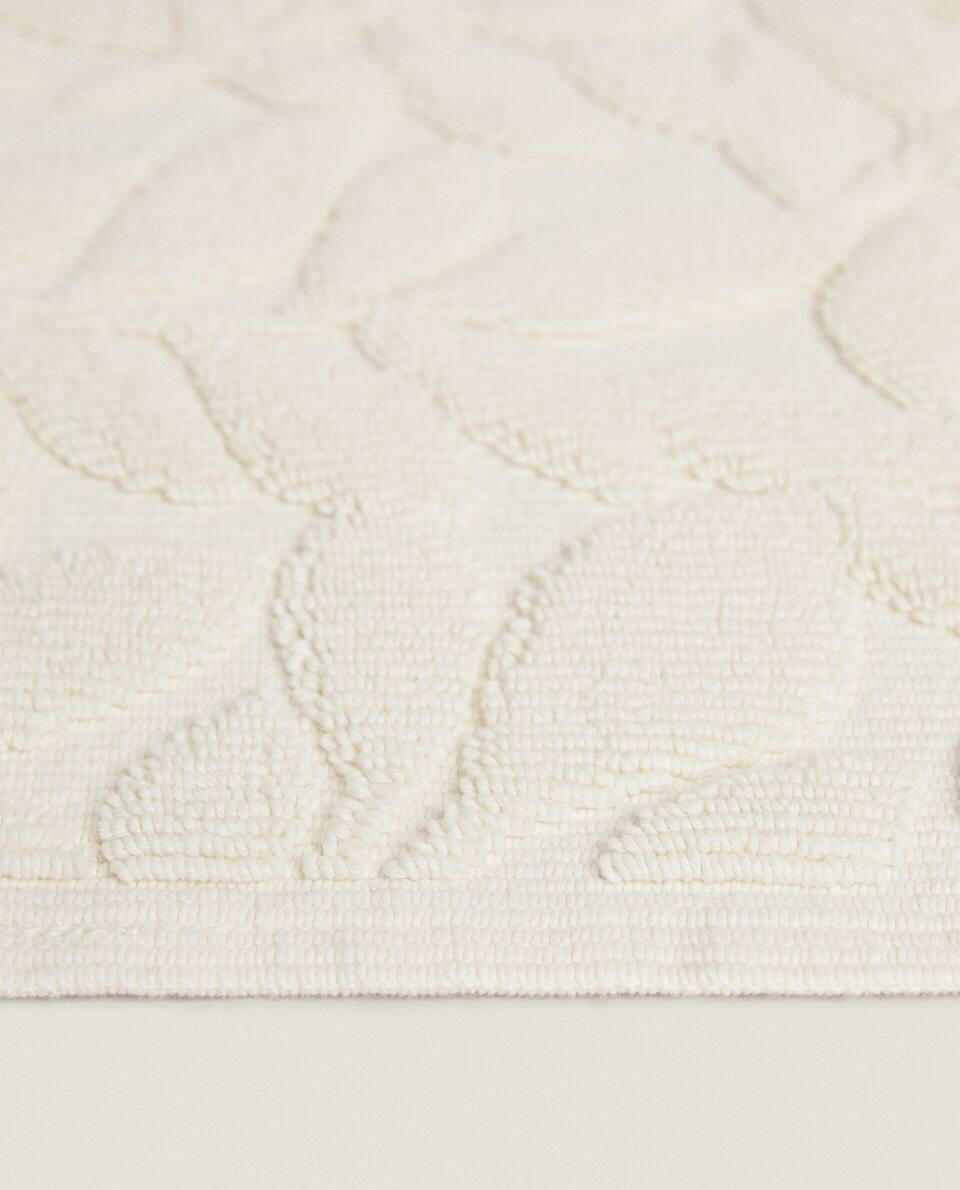 VEGETABLE JACQUARD BATH MAT