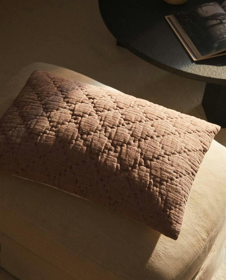 DIAMOND QUILTED CUSHION COVER