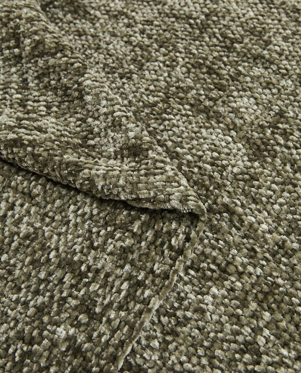 CHUNKY CHENILLE BLANKET