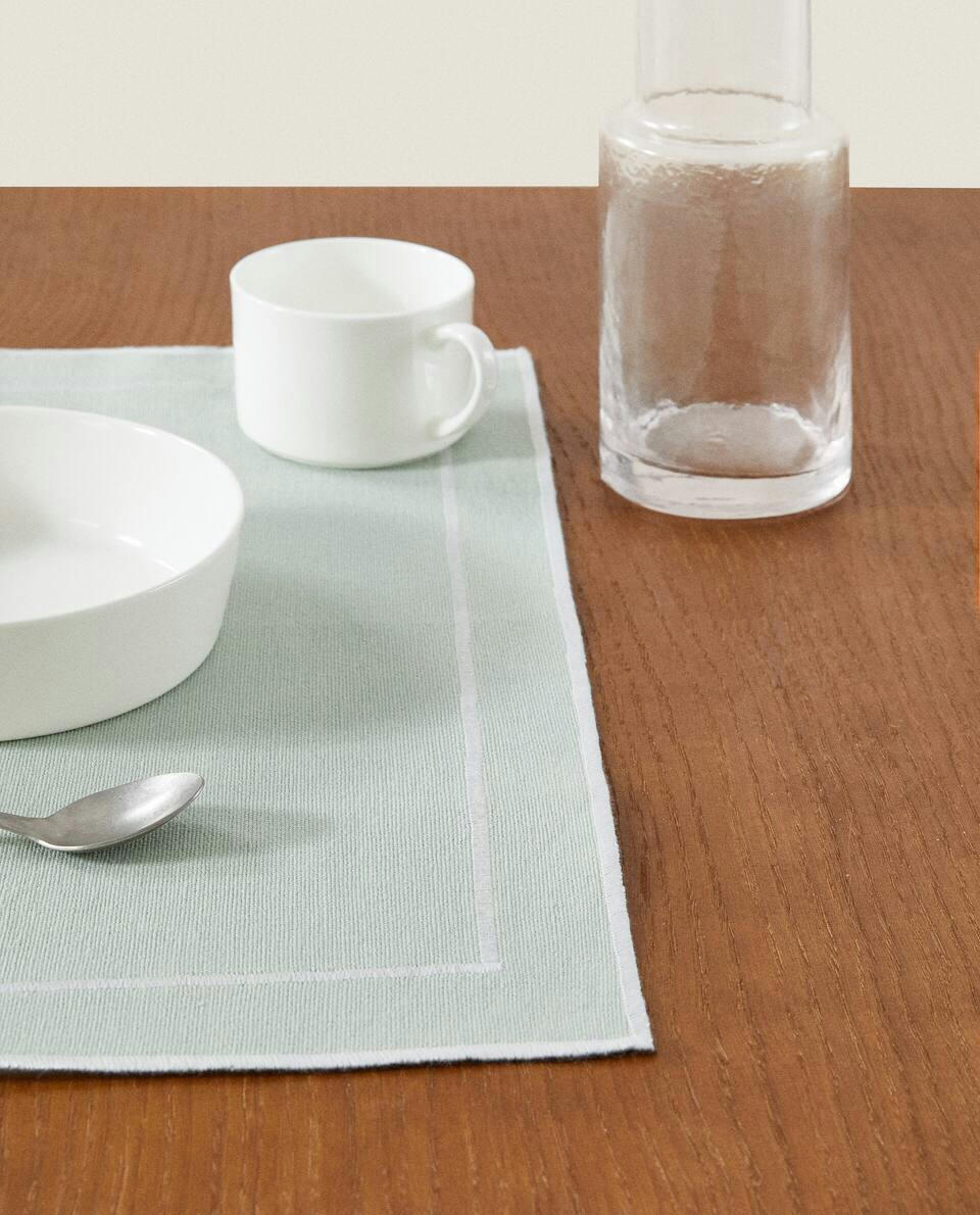 EMBROIDERED COTTON PLACEMAT