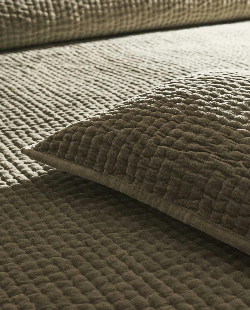 VELVET CUSHION COVER