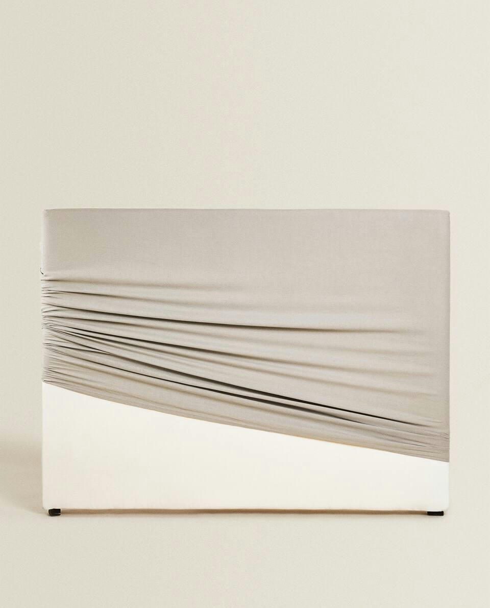 HEADBOARD WITH LINEN COVER
