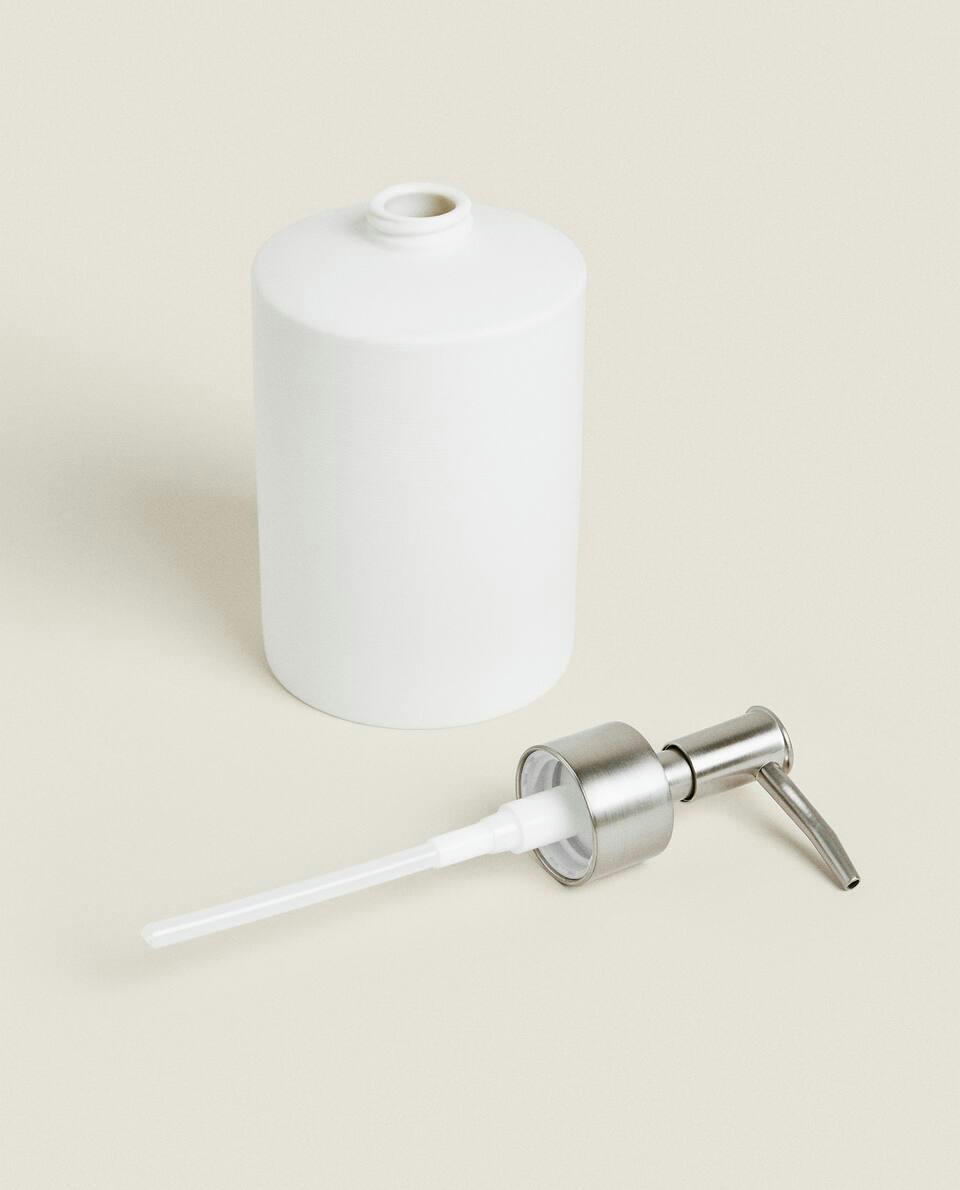 PLAIN CERAMIC BATHROOM SET