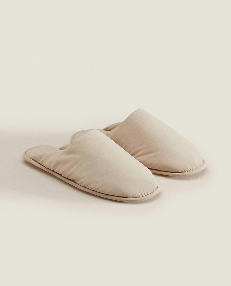 Mule slippers in technical material