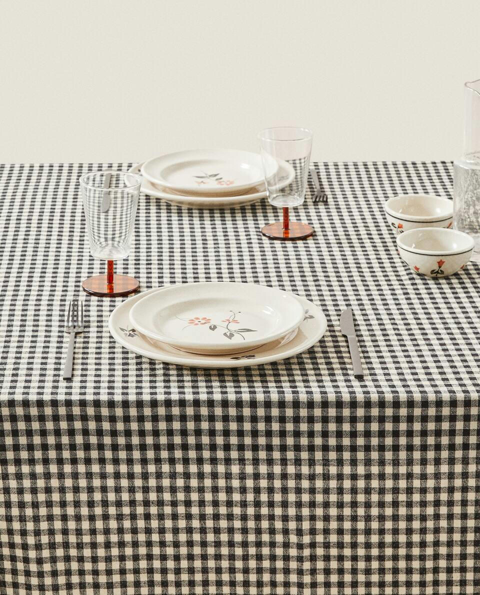 GINGHAM CHECK LINEN TABLECLOTH