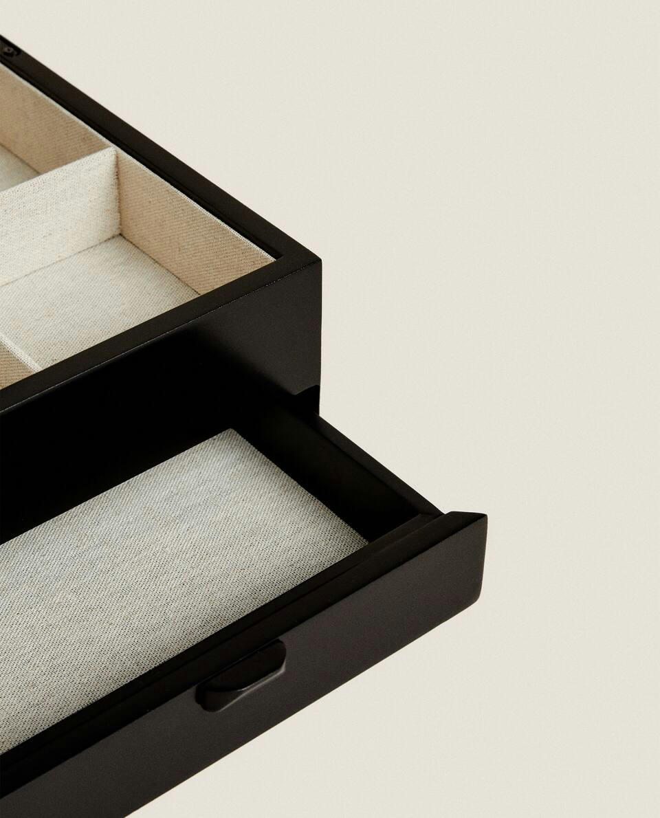 LACQUERED JEWELLERY BOX WITH DRAWERS