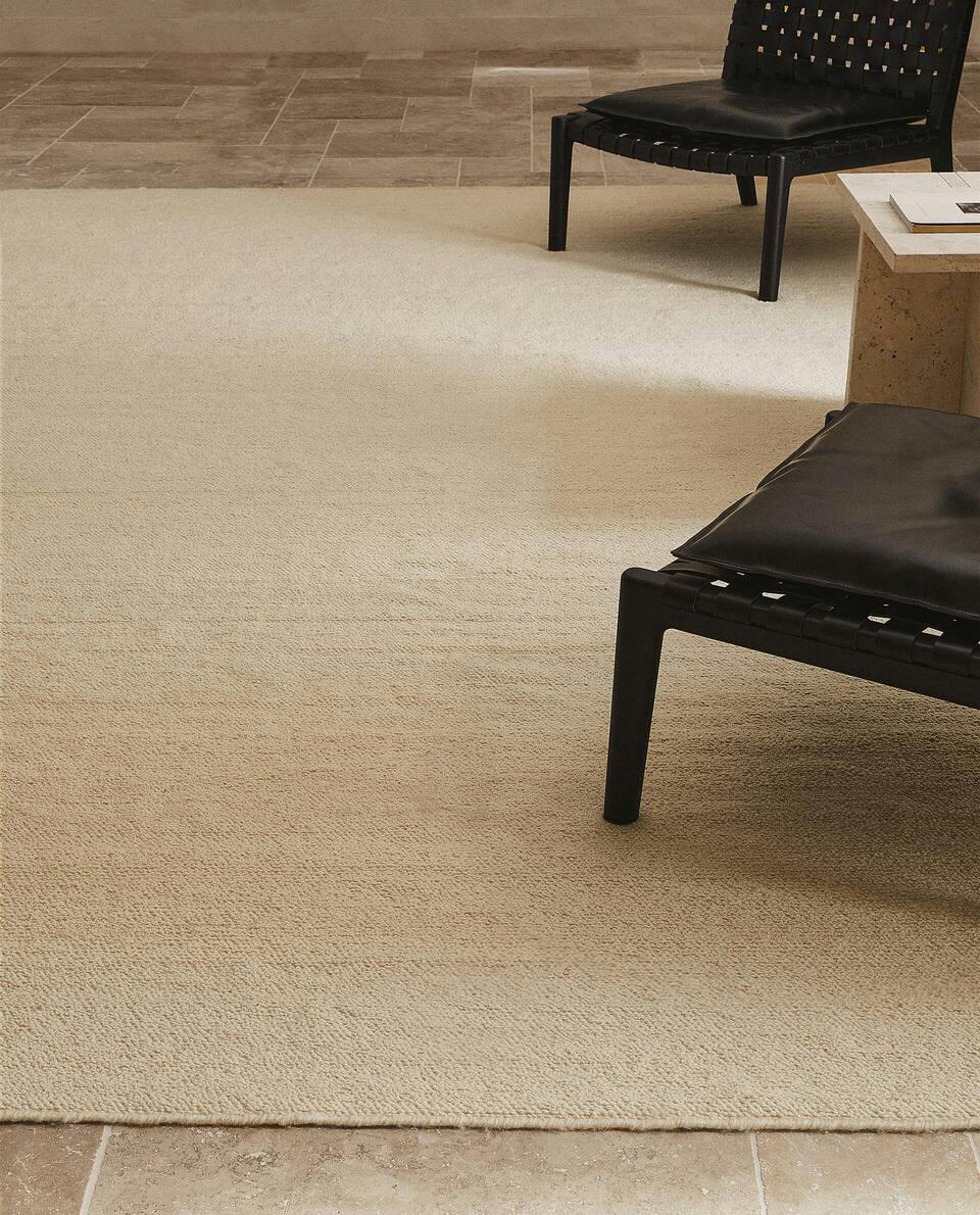 WAVY WOOLLEN RUG