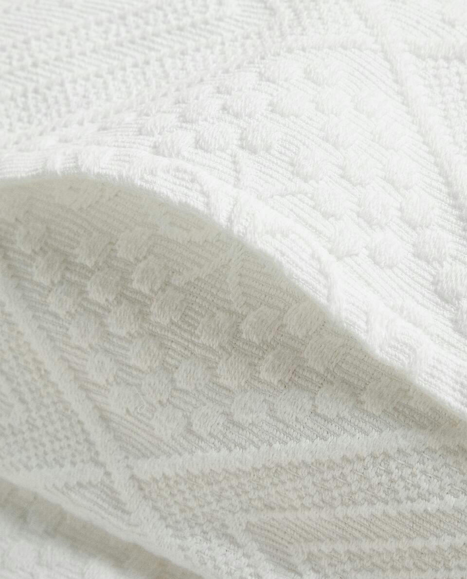 COTTON CUSHION COVER WITH GEOMETRIC DESIGN