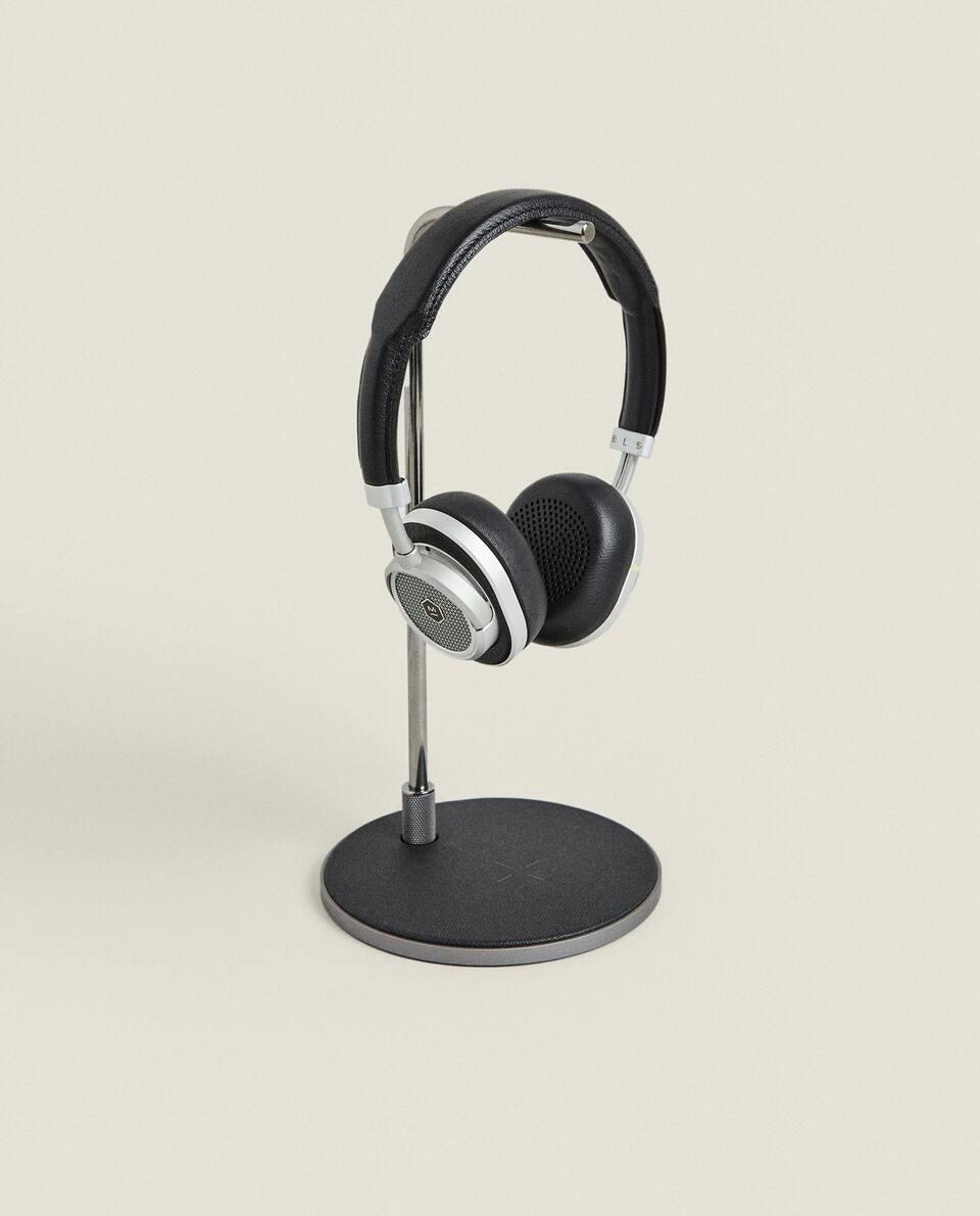 MASTER & DYNAMIC HEADPHONE CHARGER STAND
