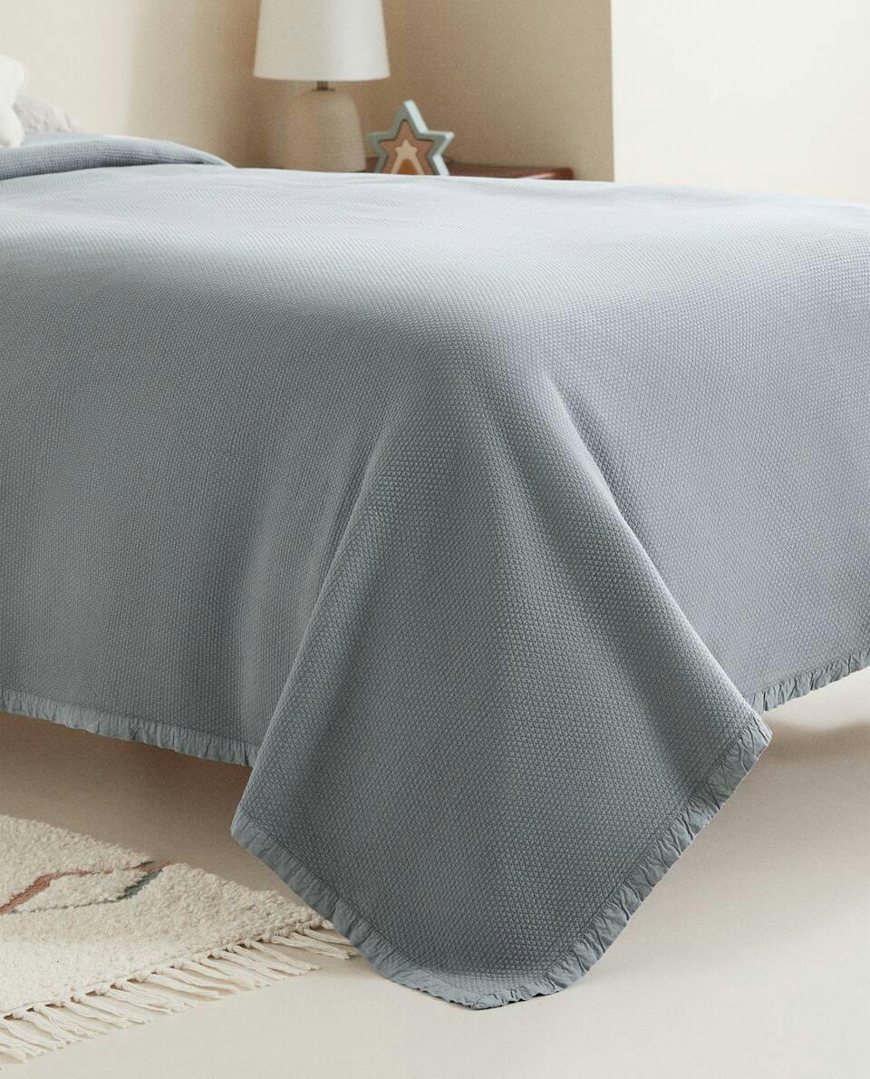 COTTON BEDSPREAD WITH PIPING