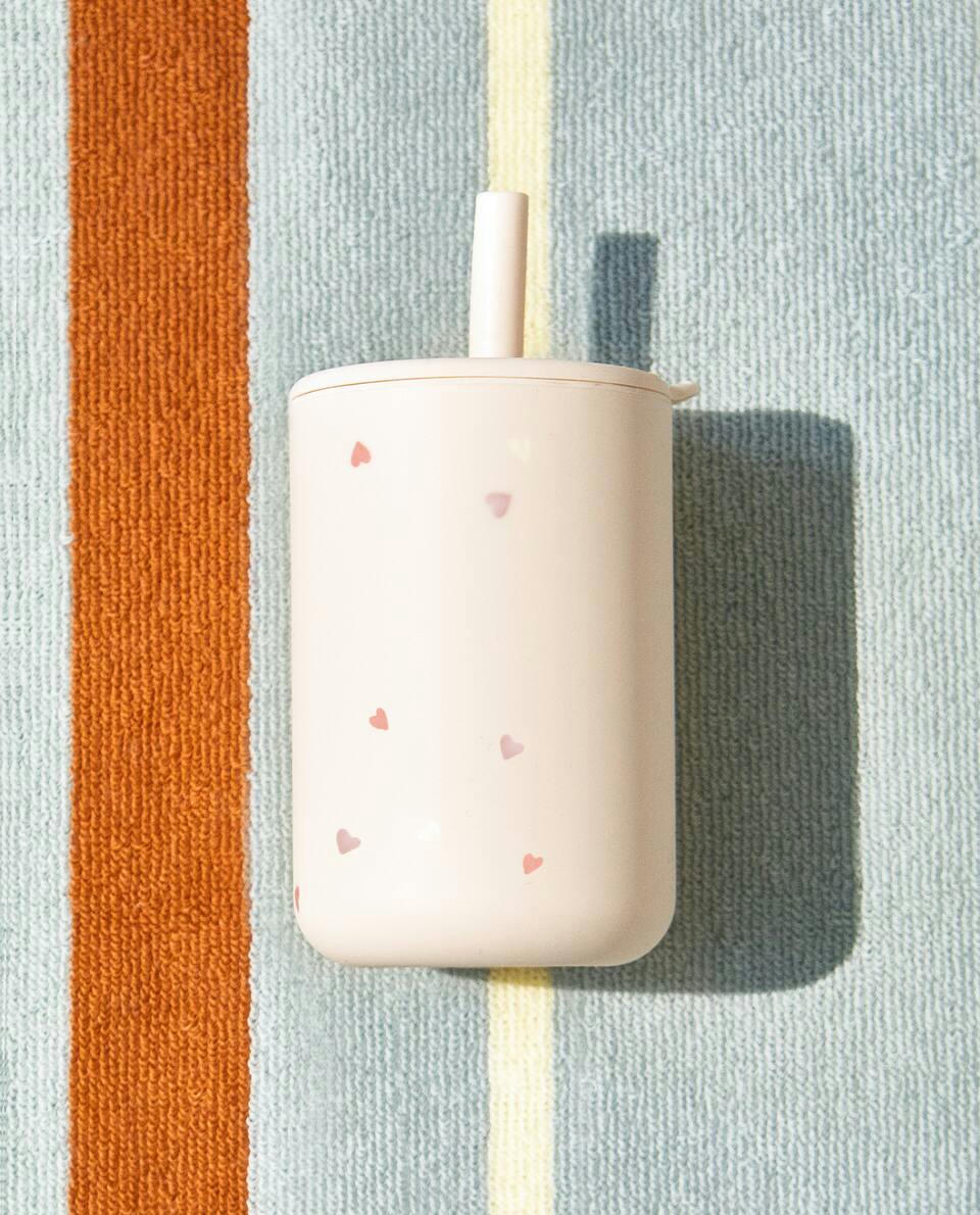 SILICONE HEART TUMBLER WITH STRAW