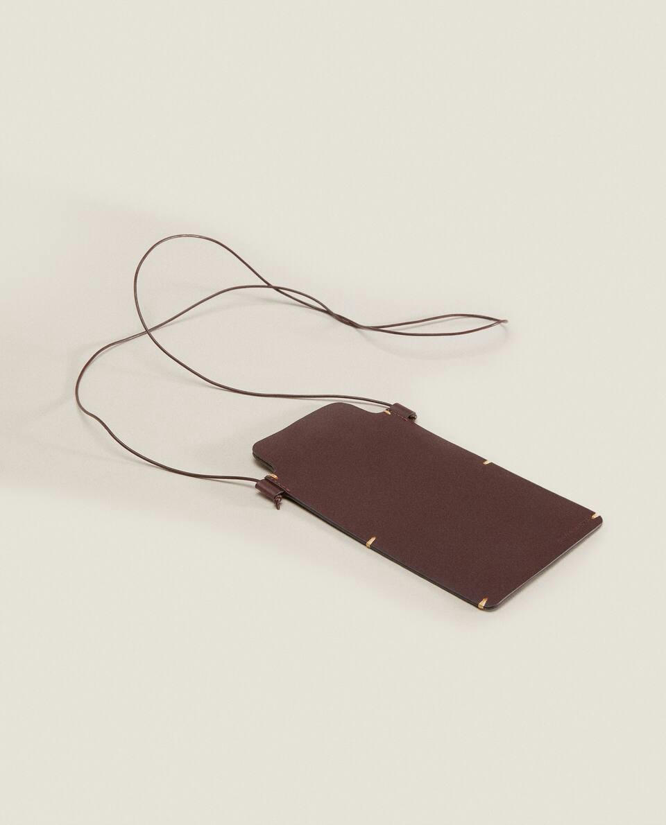 LEATHER MOBILE CASE WITH TOPSTITCHING DETAIL