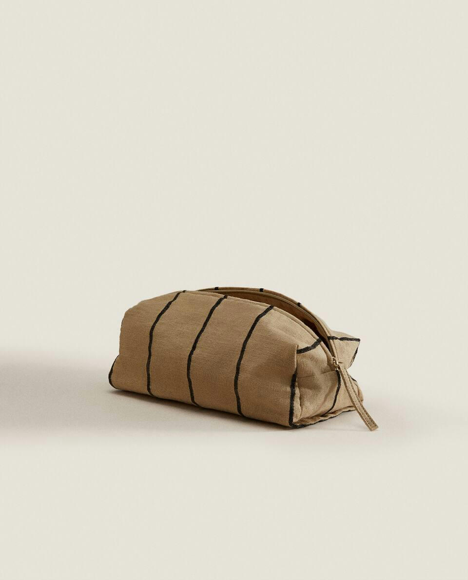 STRIPED FABRIC TOILETRY BAG