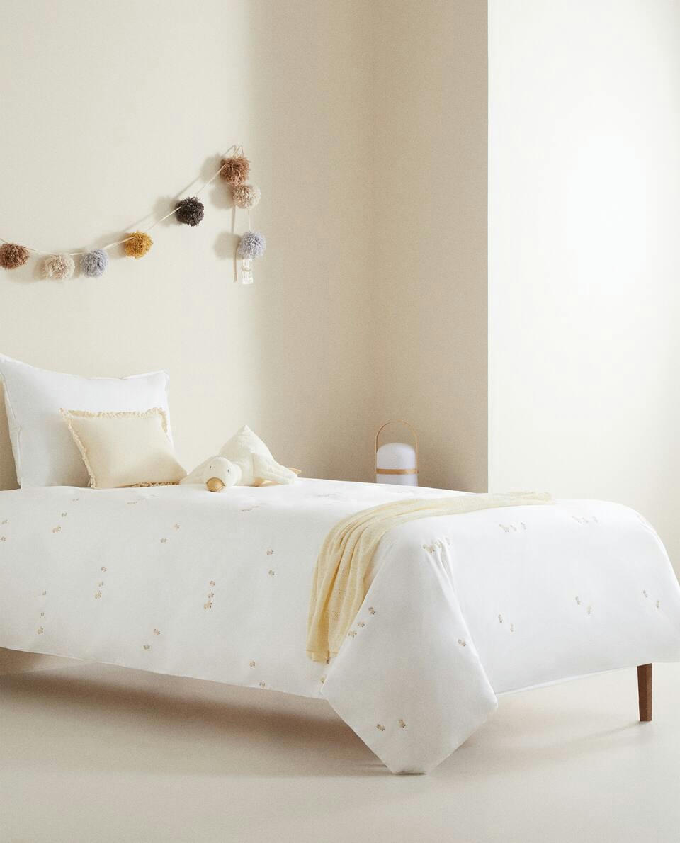 EMBROIDERED FLAT SHEET