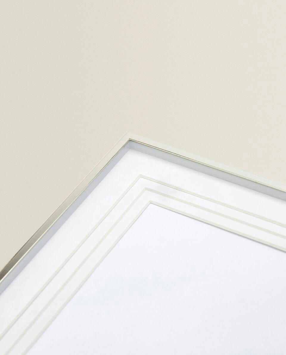 METALLIC FRAME WITH TRIPLE PASSE-PARTOUT