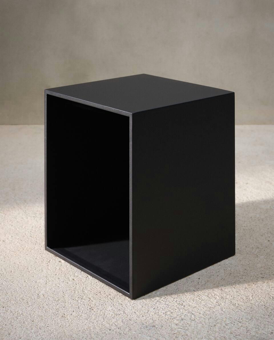 FURNITURE | ACCESSORIES 01