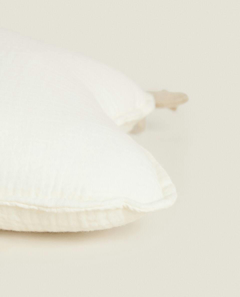 MUSLIN STAR CUSHION