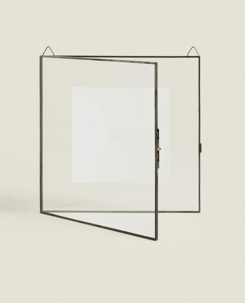 PHOTO FRAME WITH BLACK TRIM