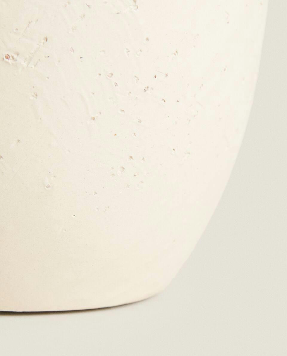 CERAMIC VASE WITH HANDLE