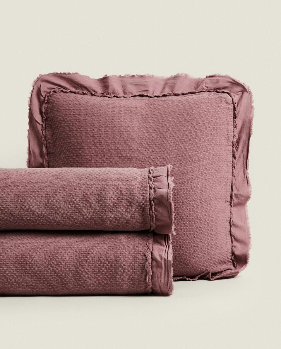 CHILDREN’S CROCHET JACQUARD BEDSPREAD