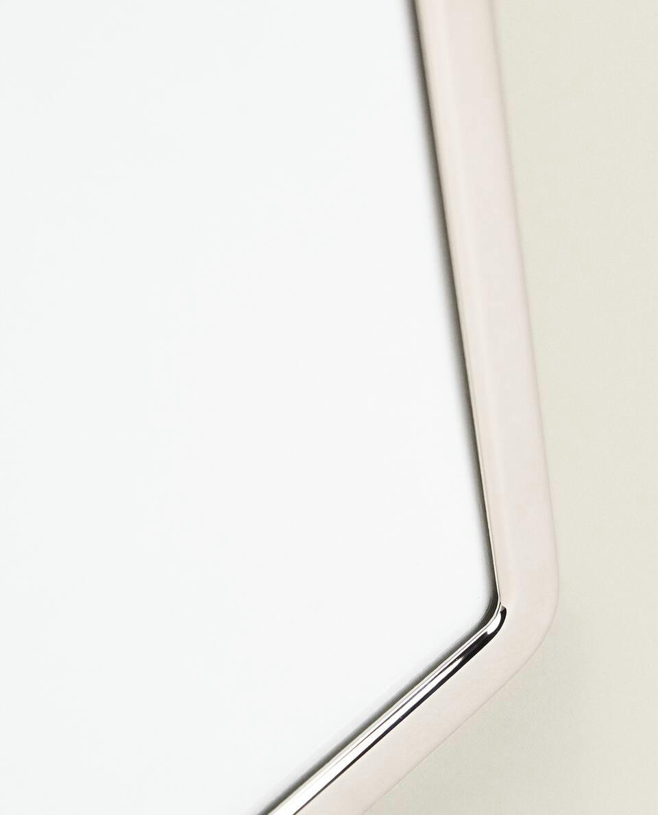 METAL FRAME WITH ROUNDED CORNERS