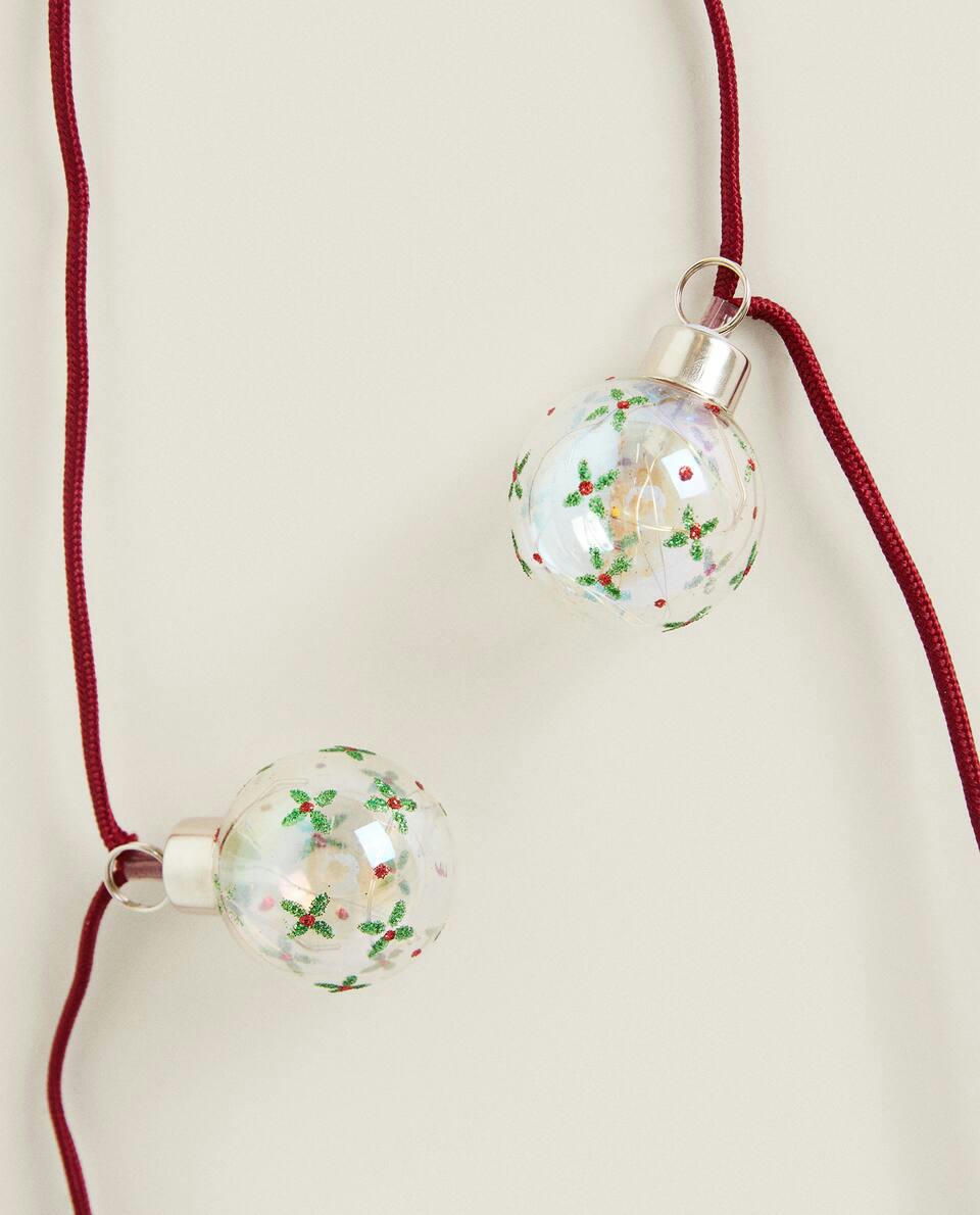 DECORATIVE CHRISTMAS BAUBLE GARLAND WITH LIGHTS