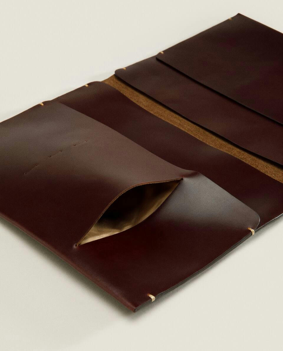 LEATHER TABLET CASE WITH TOPSTITCHING DETAIL
