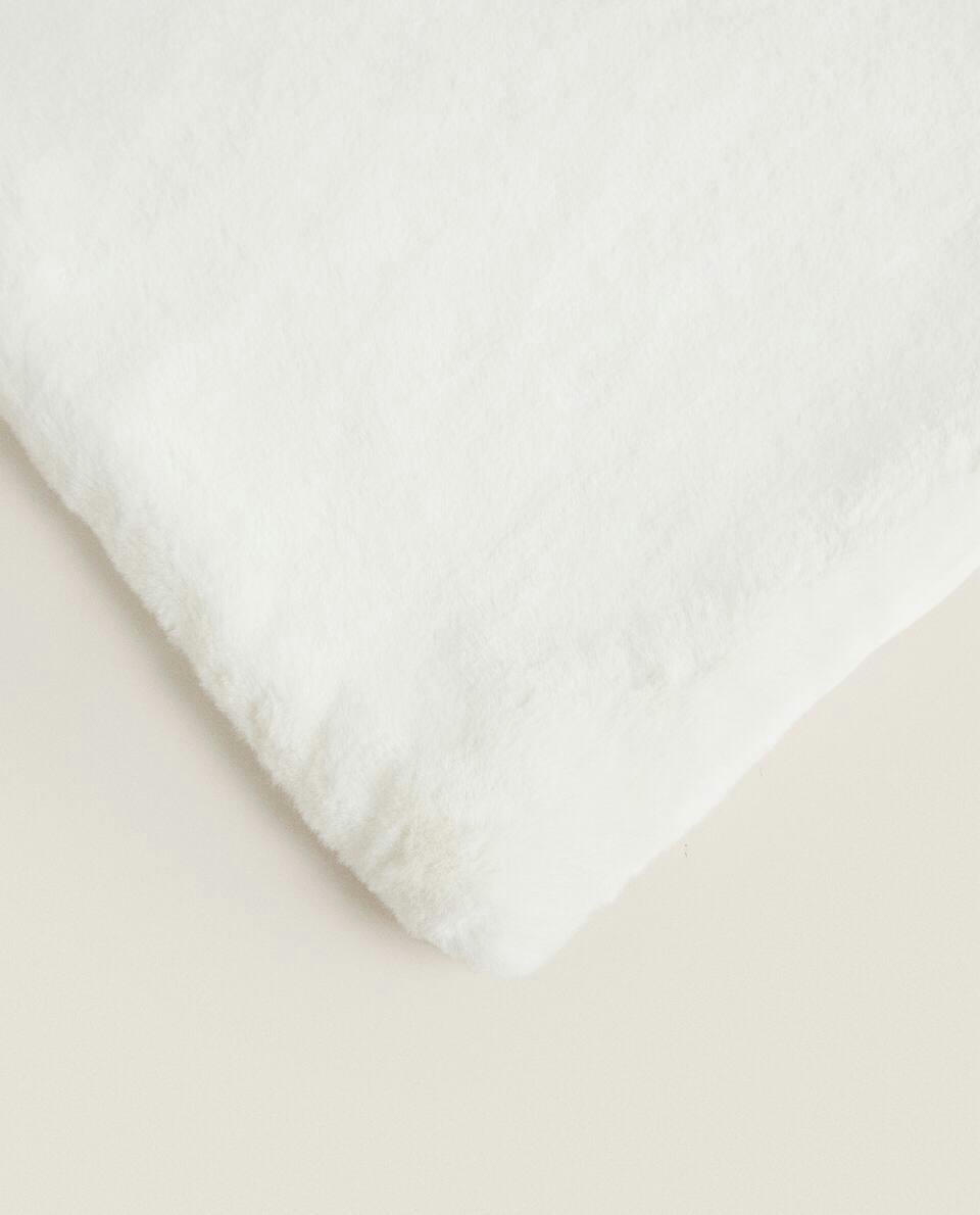 XL PLAIN FAUX FUR BLANKET
