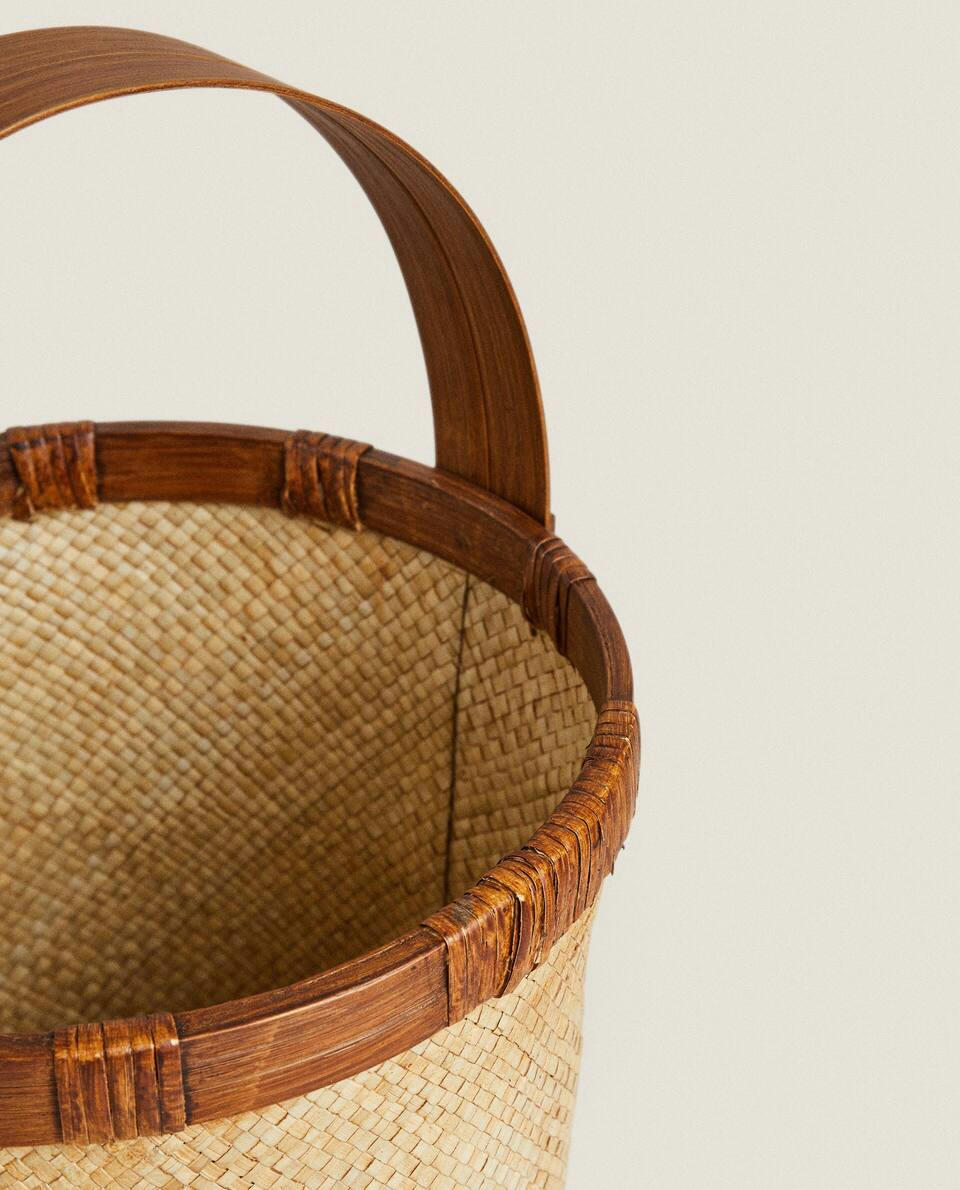 BASKET WITH HANDLE