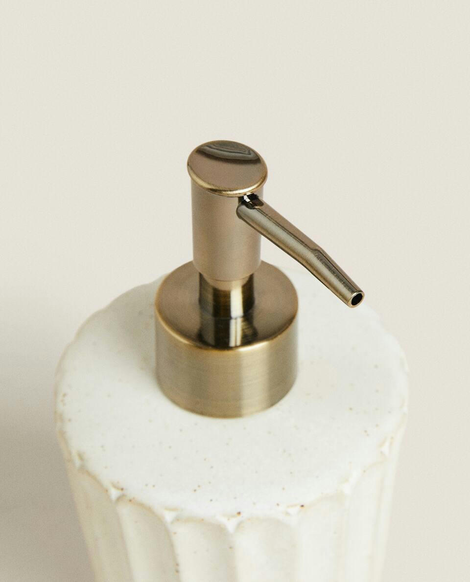 SCALLOPED CERAMIC BATHROOM SET