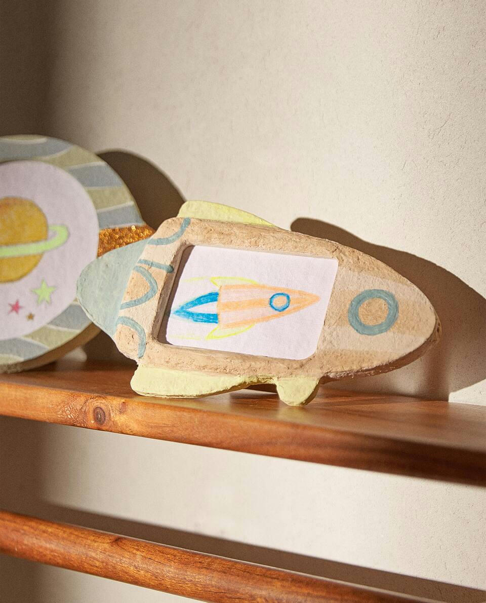 GLOW-IN-THE-DARK ROCKET PHOTO FRAME