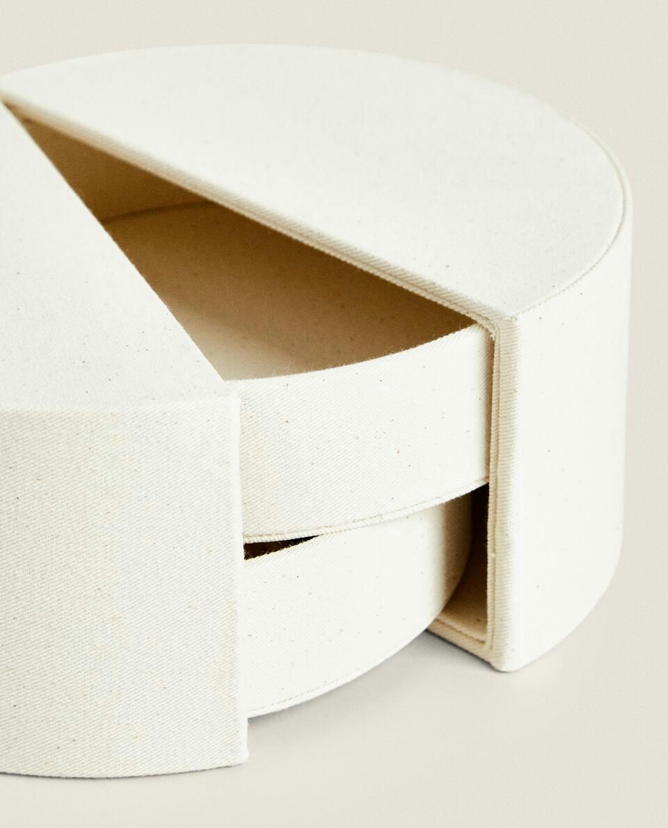 ROUND UPHOLSTERED JEWELLERY BOX