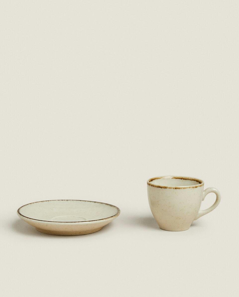 RIMMED COFFEE CUP