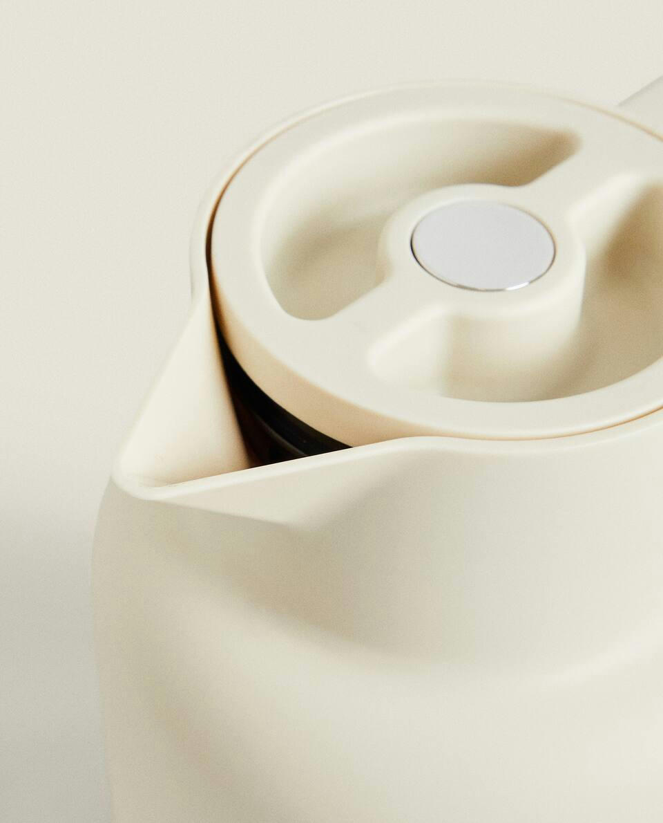 THERMOS WITH ACACIA HANDLE