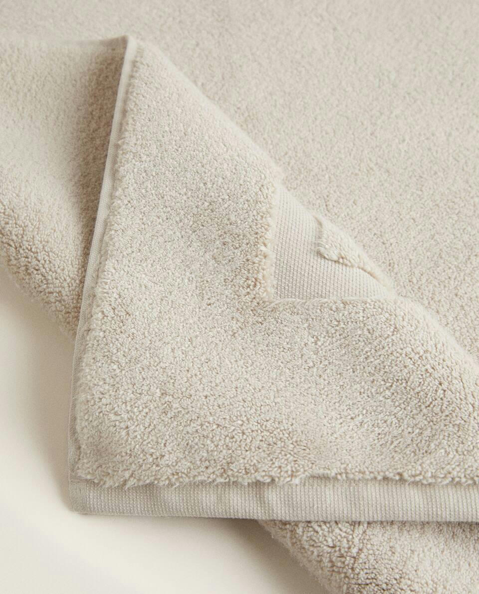 EXTRA-SOFT BATH MAT