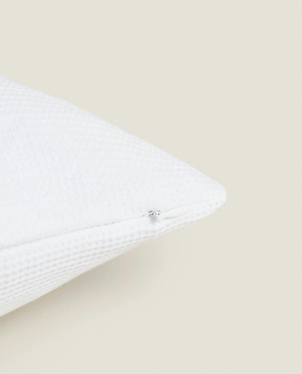 PIQUé CUSHION COVER